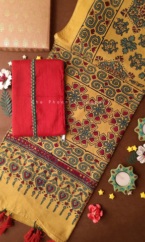 Raksha Bandhan Gift Hamper – Ajrakh Stole & Purse (Kesar)