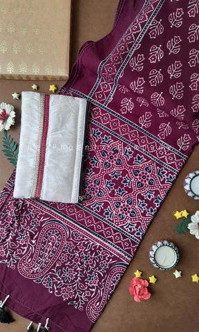 Raksha Bandhan Gift Hamper – Ajrakh Stole & Purse (Gulnaar)